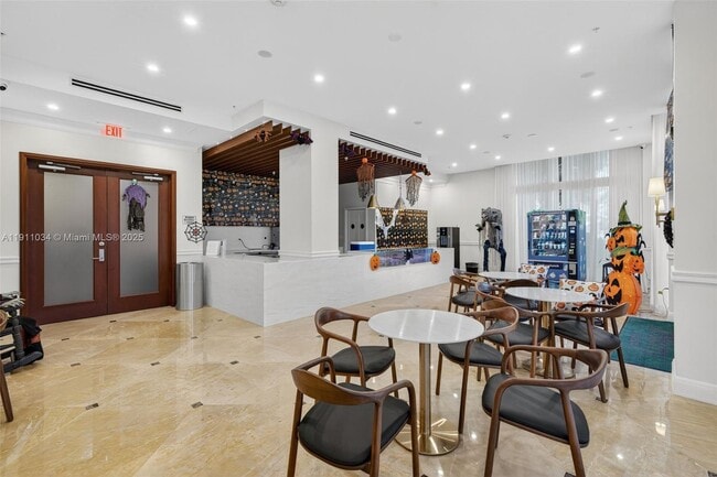 Building Photo - 19501 W Country Club Dr