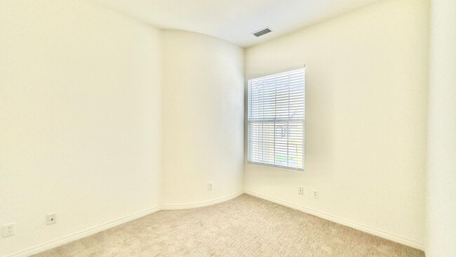 Building Photo - Fantastic Single-Story in the desirable an...