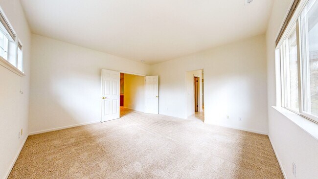 Building Photo - Desirable Skyhawk 3 bedroom Tri-Level Single Family