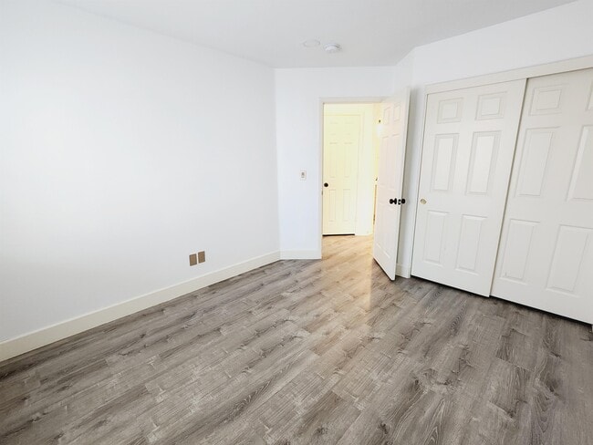 Building Photo - 9715 Wailings Ave