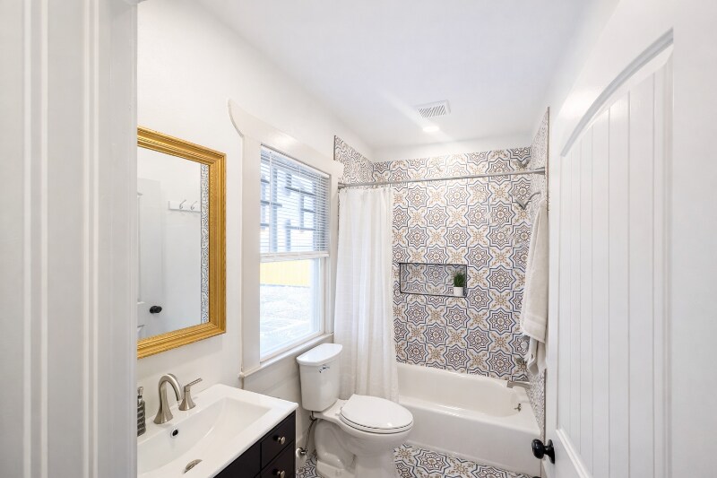 Building Photo - 843 Rigsby Ave