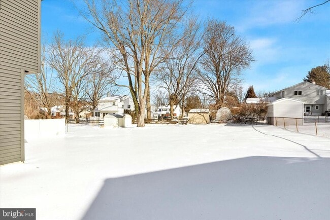 Building Photo - 17 McLaughlin Dr