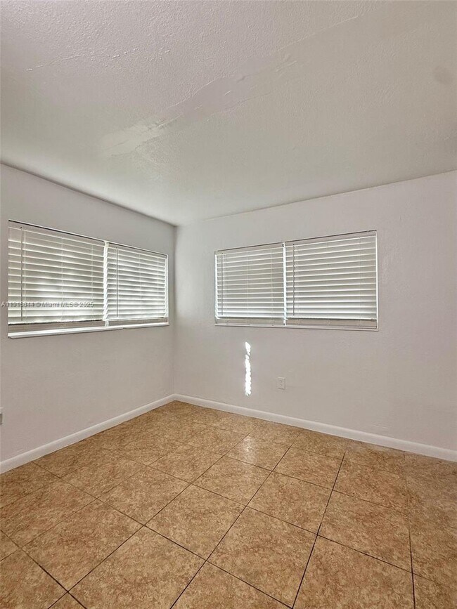 Building Photo - 10 NW 77th St