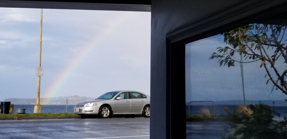 Building Photo - 2428 Alki Ave SW