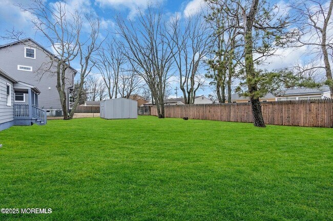Building Photo - 382 Dogwood Dr