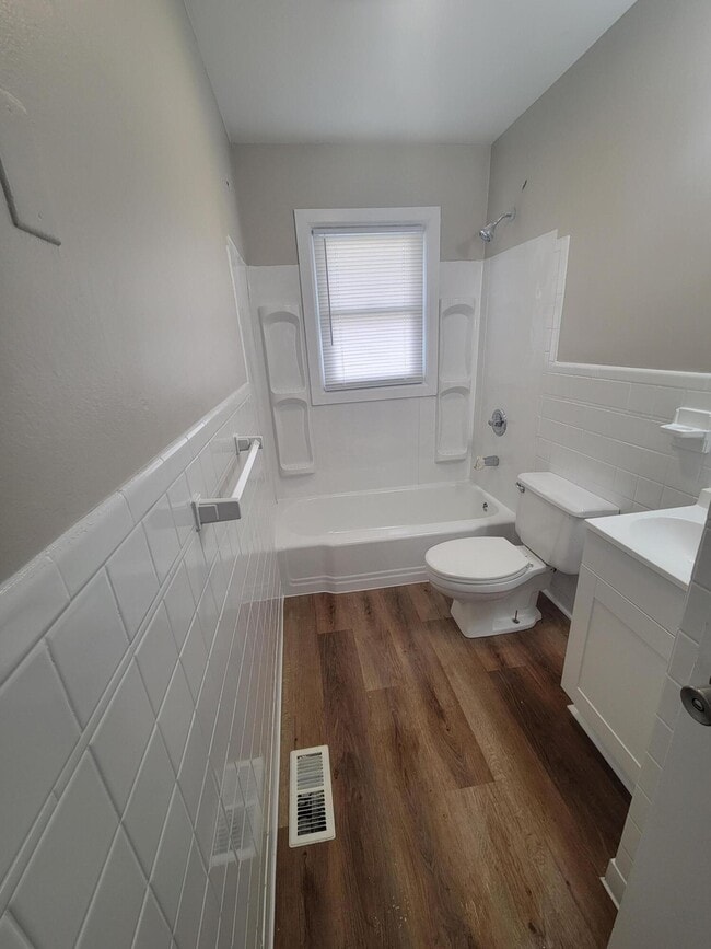 Building Photo - 1969 Fair Oaks Dr