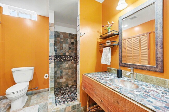 Building Photo - 2863 Silver Spring Dr