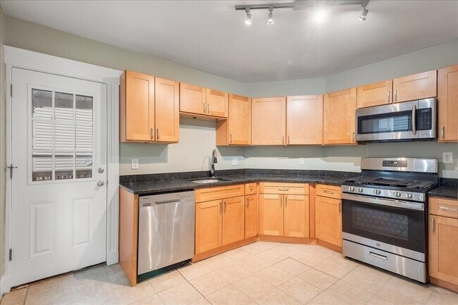 Building Photo - 4 Bailey St