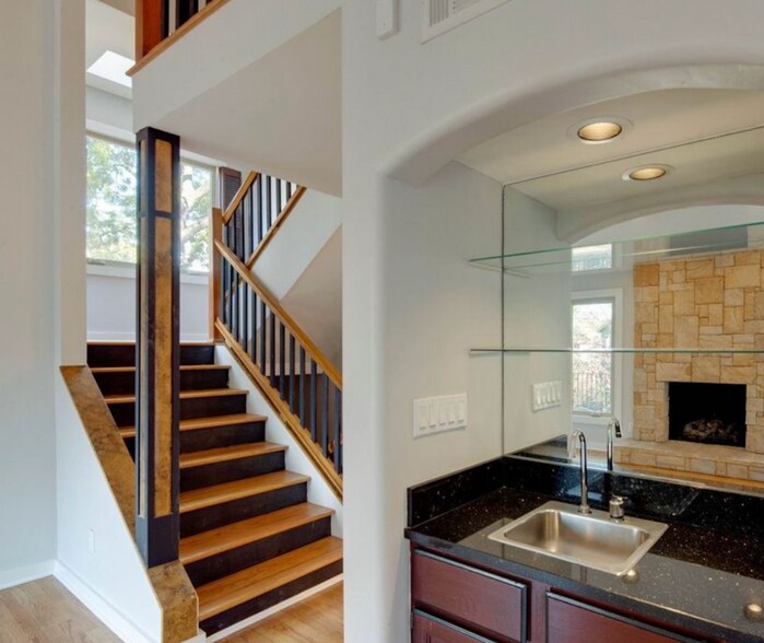 Building Photo - 315 Settlers Ln