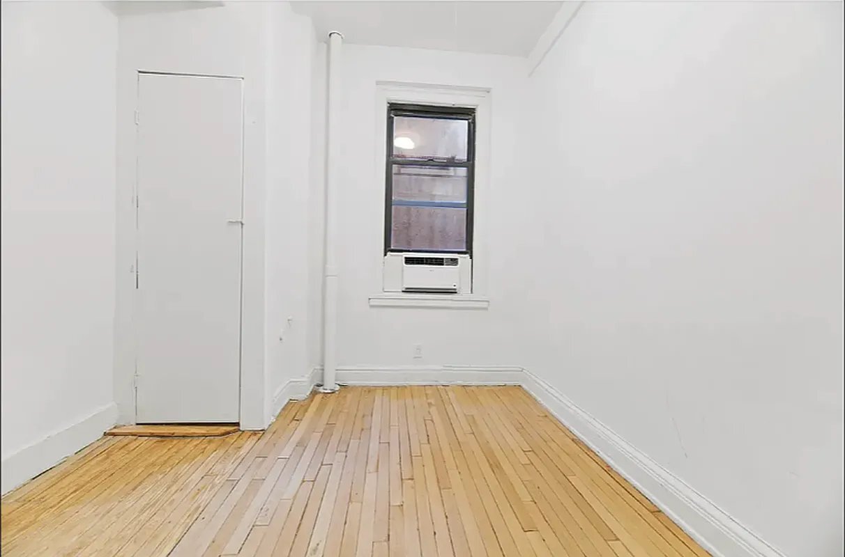 Building Photo - 151 W 74th St