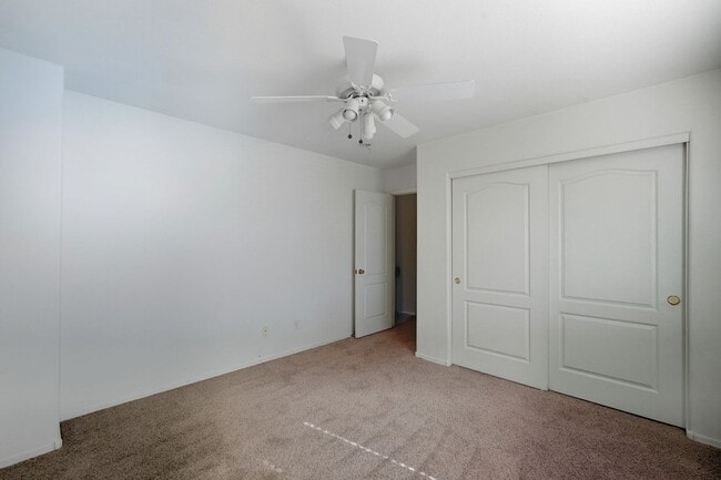 Building Photo - Gated Community, close to 101 and Arrowhead!