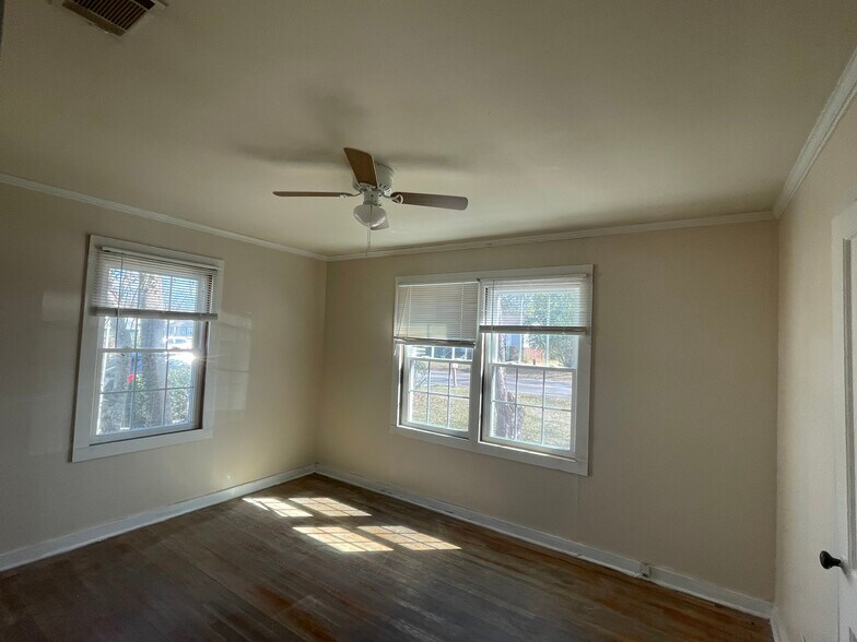 Building Photo - 712 Georgia Ave