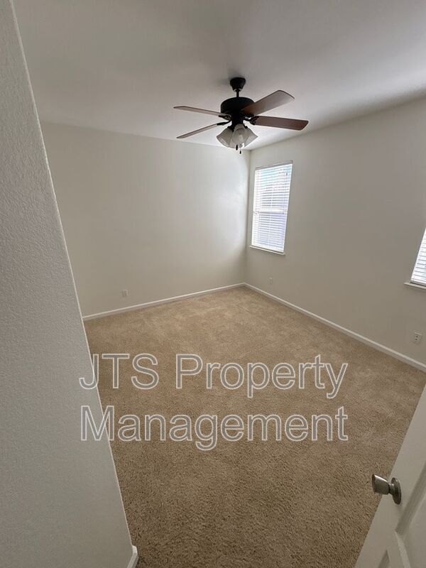 Building Photo - 1576 Morning Glory Ln