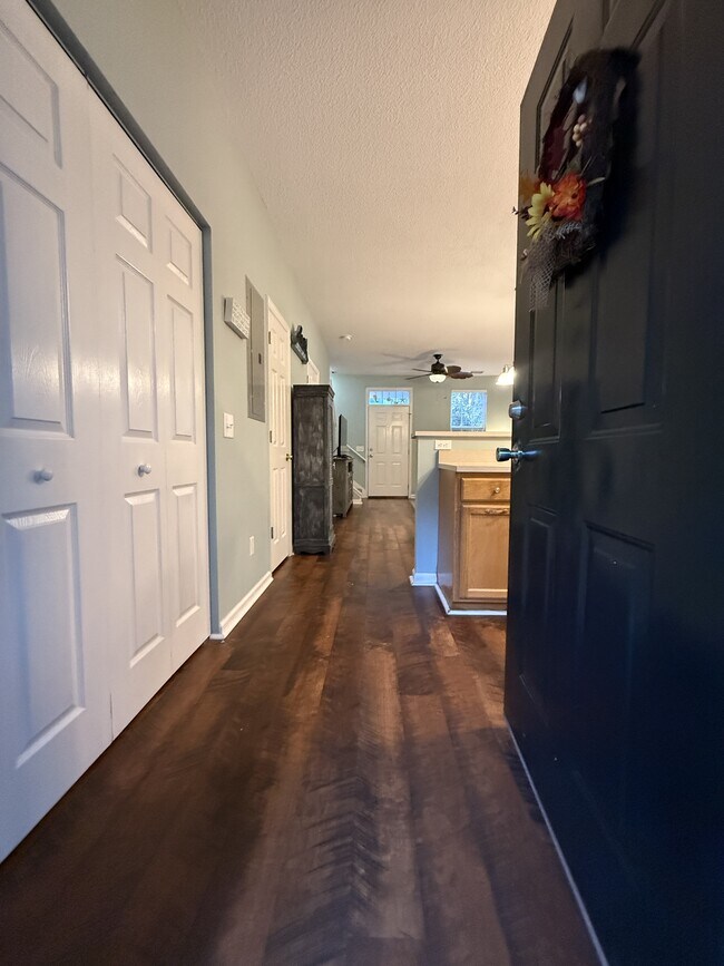 Building Photo - 1105 13th St