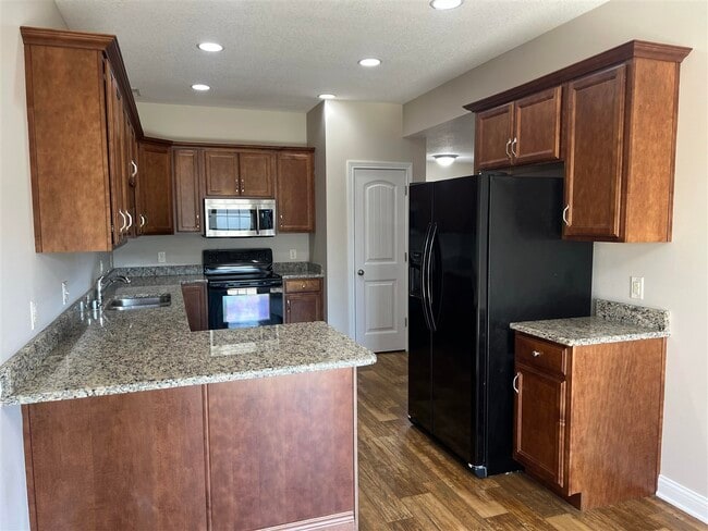 Building Photo - 593 Springfield Blvd