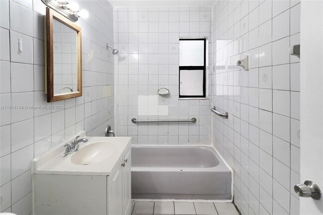 Building Photo - 1856 NW 6th Ave