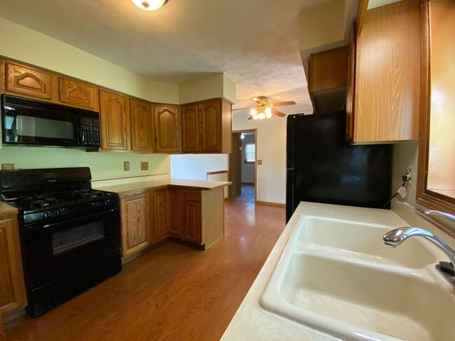 Building Photo - Available May 29th, 2026!