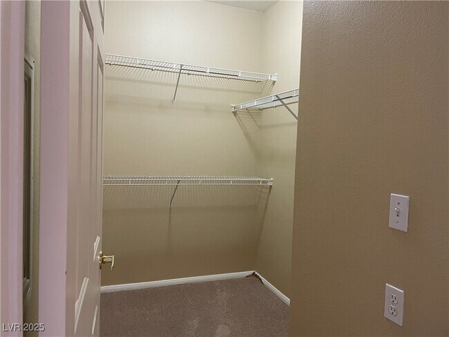 Building Photo - 1420 Red Crest Ln