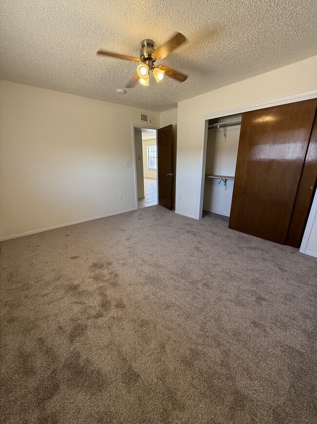 Building Photo - 8403 Villanova Dr