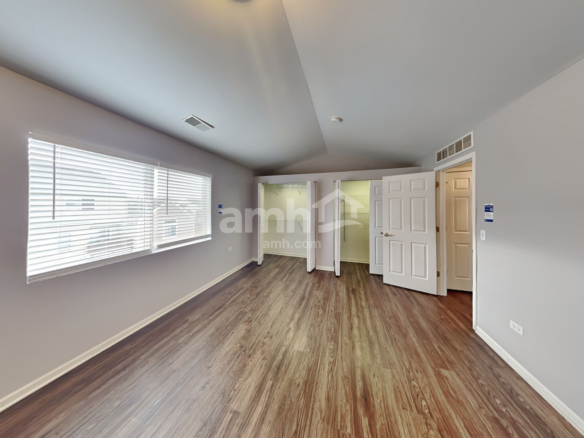 Building Photo - 148 Enclave C