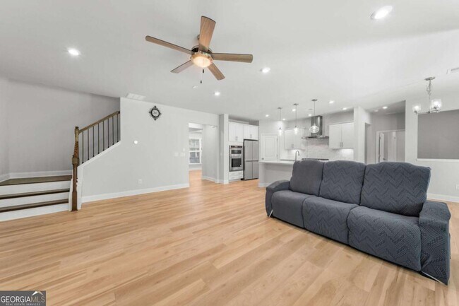 Building Photo - 96 Fairway Dr