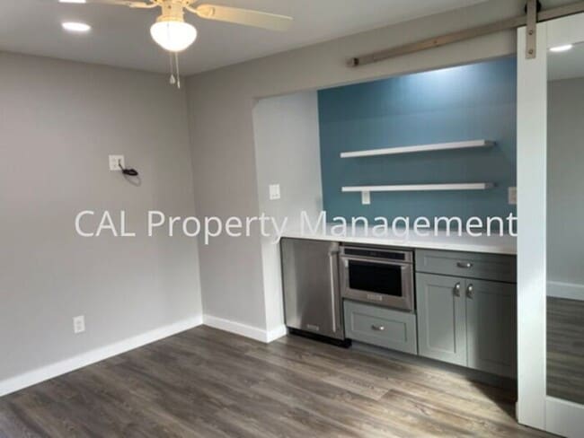 Building Photo - Stylish Modern Studio in Salinas, CA!