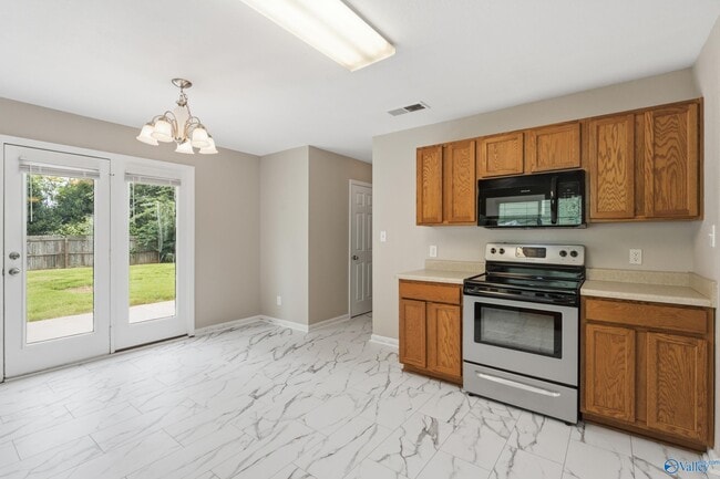 Building Photo - 3262 Lakeland Dr SW