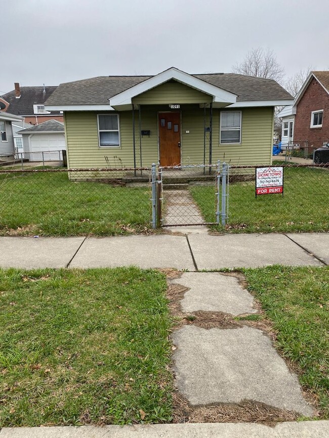 Building Photo - 2 bedroom 1 bath house