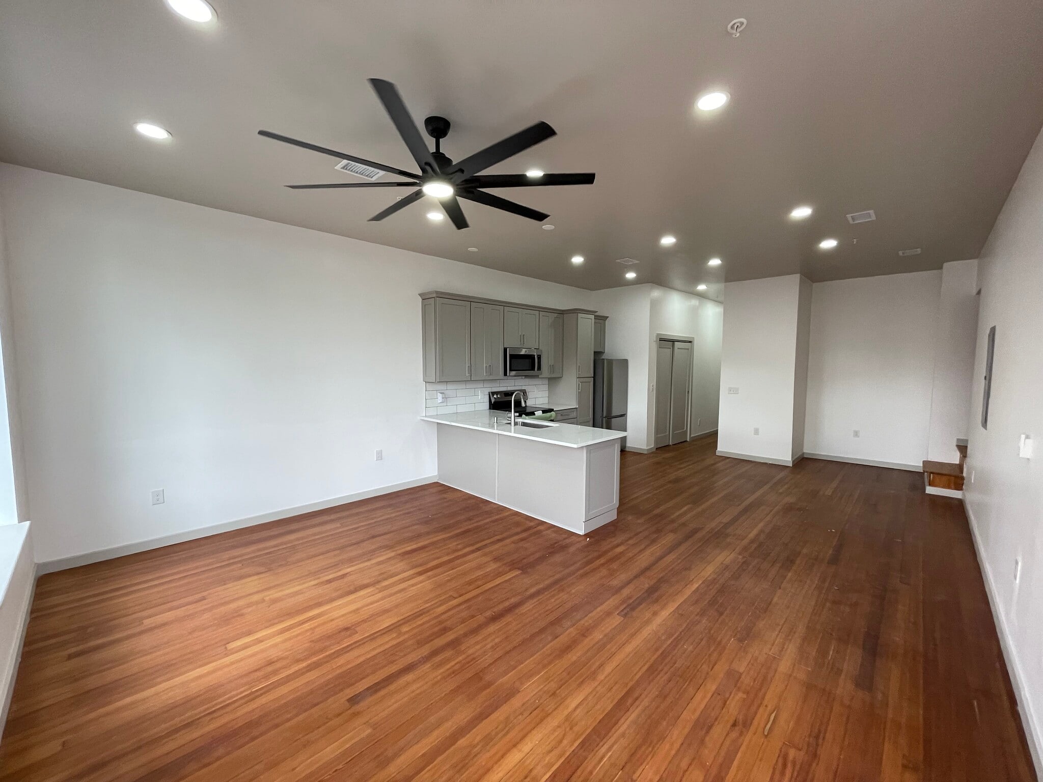 Building Photo - 711 Chew St