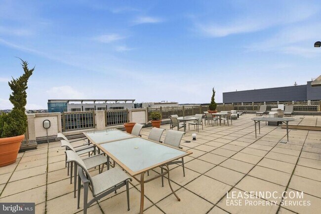 Building Photo - 1150 K St NW