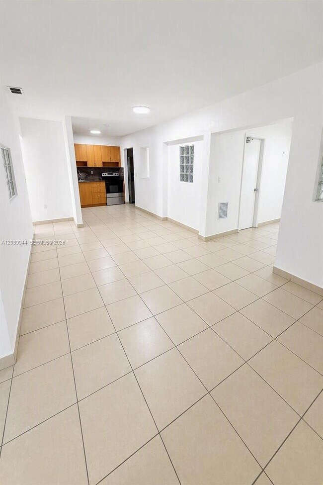 Building Photo - 1255 W 64th Terrace