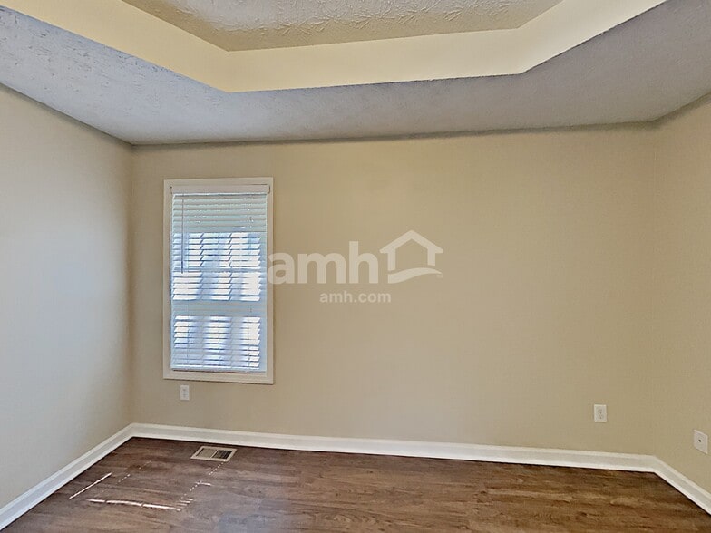 Building Photo - 325 Split Rail Way