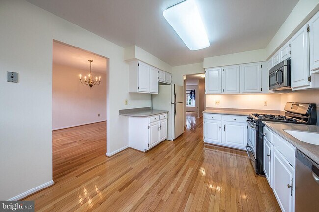 Building Photo - 3133 Windwood Farms Dr