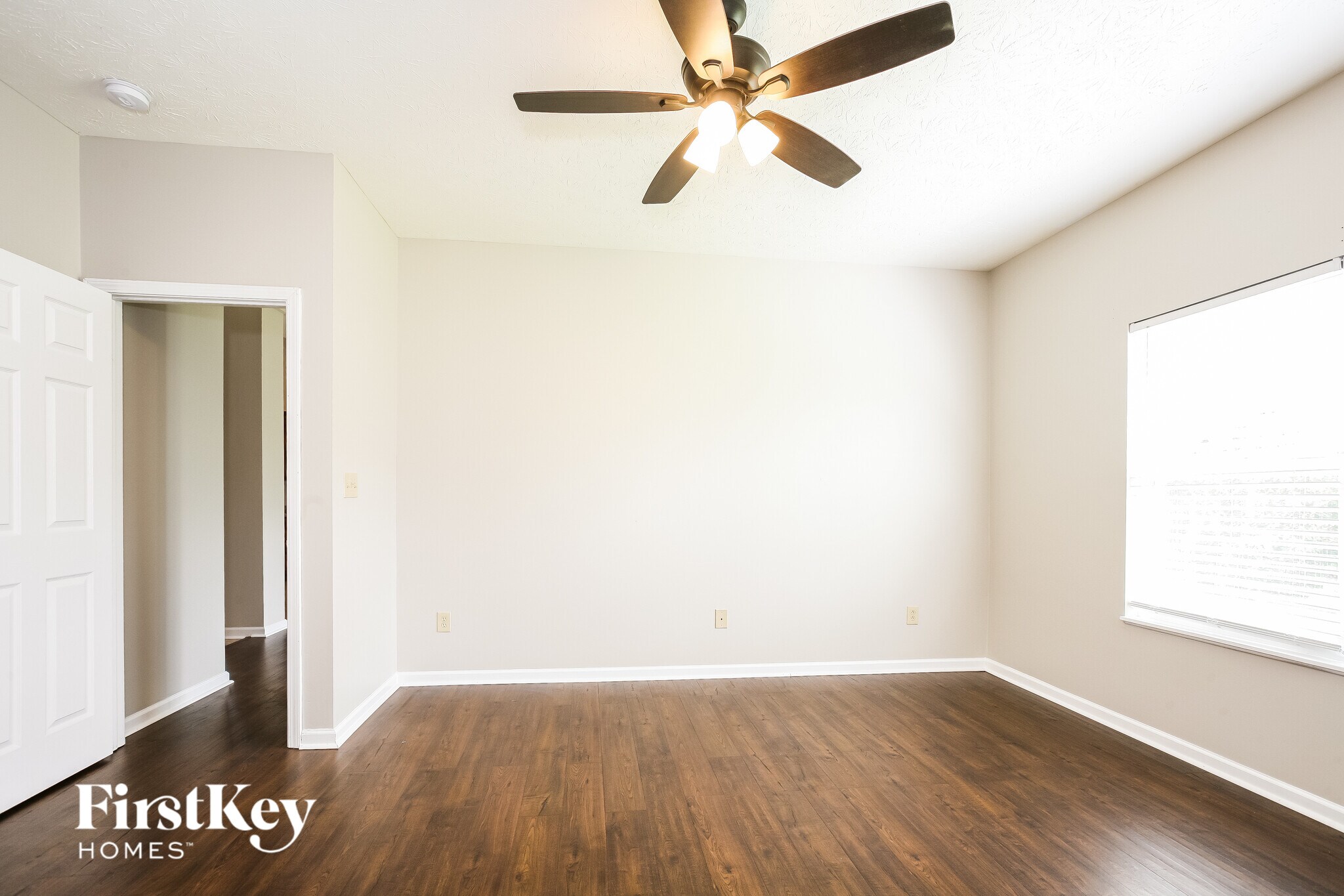 Building Photo - 1301 Greenbriar Wy