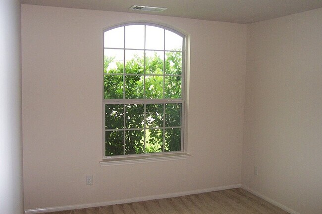 Building Photo - 3714 Rainterra Dr