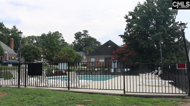 Building Photo - 911 Hulon Ln