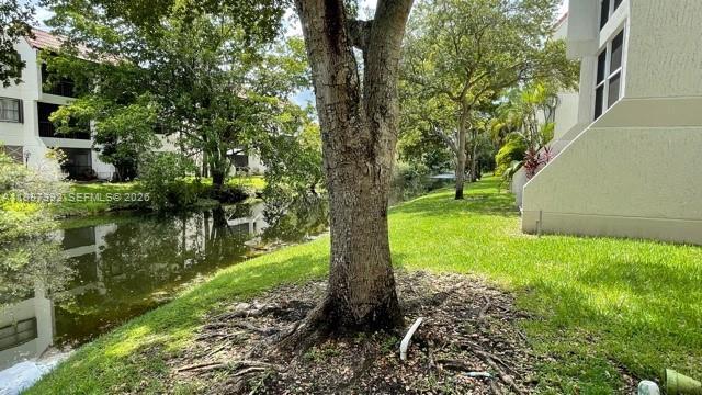 Building Photo - 100 Lakeview Dr