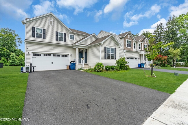 Building Photo - 317 Tulip Ct