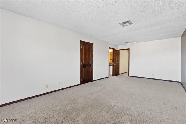 Building Photo - 3963 Tudur Ln