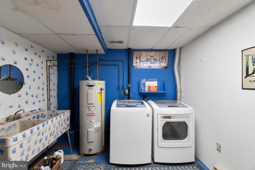 Laundry - 825 Washington Rd