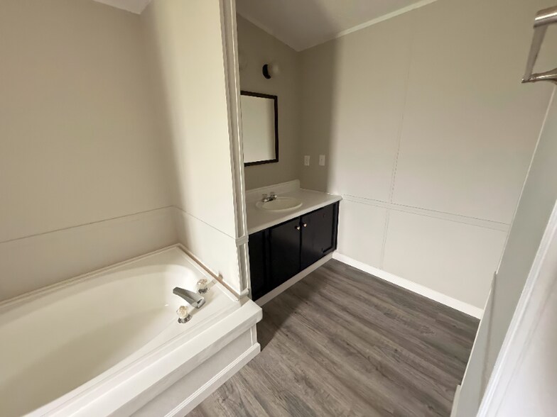 Building Photo - 4916 Brown Station Rd