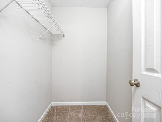 Building Photo - 51 Driftstone Cir