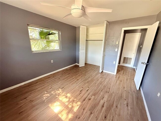 Building Photo - 731 71st Ave N