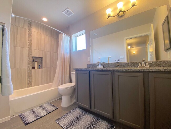 Building Photo - East El Paso 3 bed Refirg A/C