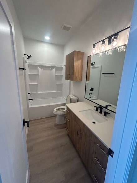 Building Photo - 3536 Hidalgo Cir