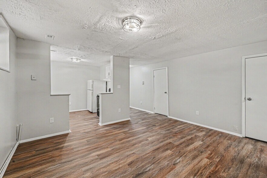 Building Photo - 566 Glenwood Ave