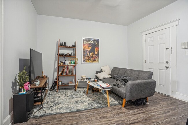 Building Photo - 93 Monticello Ave