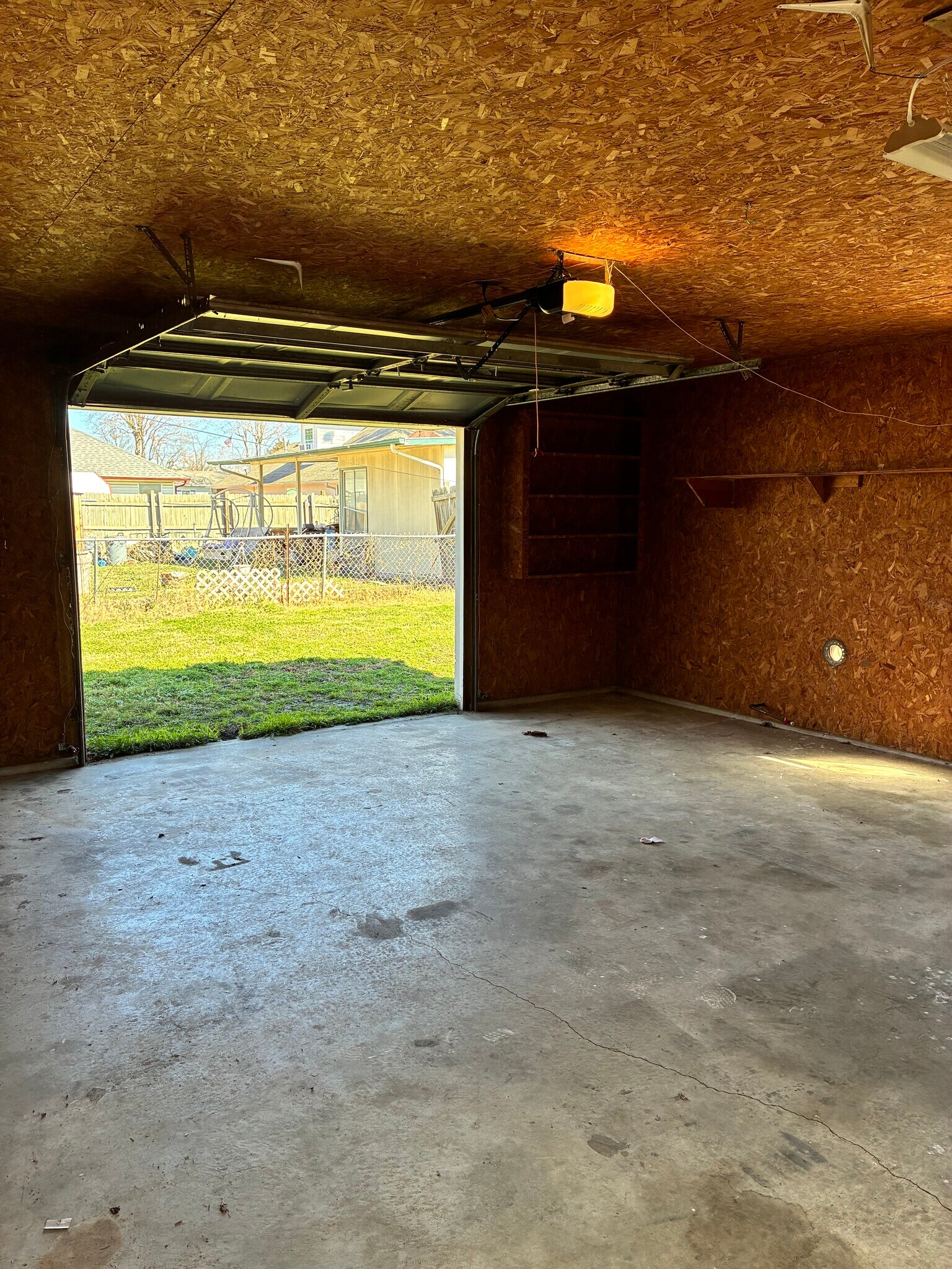 Building Photo - 907 N Osage Ave