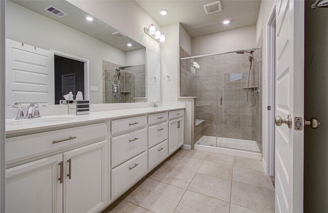 Building Photo - 1525 Parkland Oak Dr