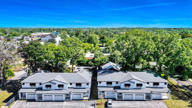 Building Photo - 37 SE 15th Terrace